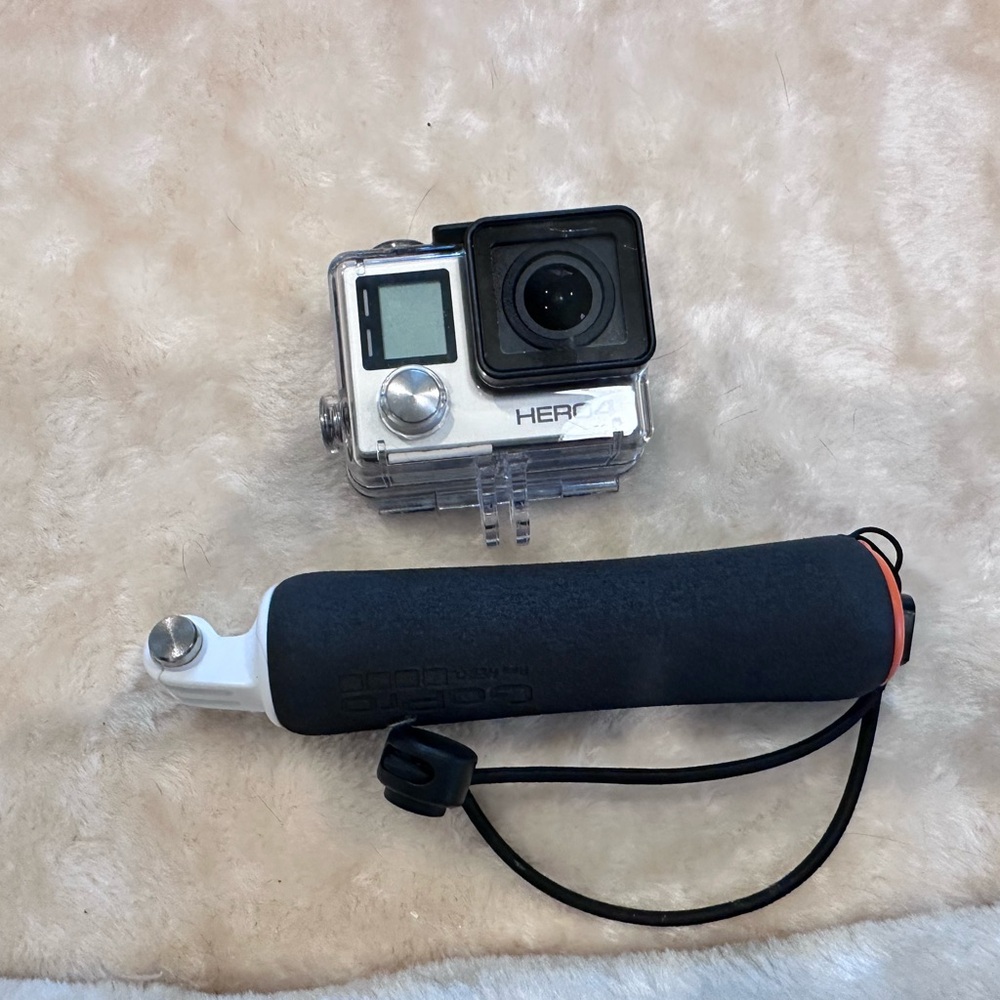 GoPro 4 Silver Action Camera with Accessories - Picture 3 of 5